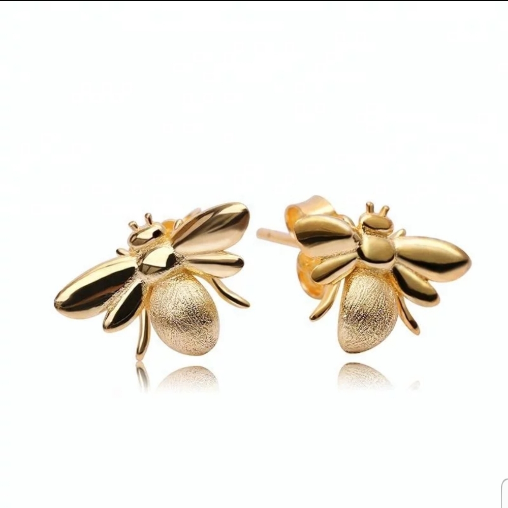 💋💚Sterling silver honeybee gold earrings.